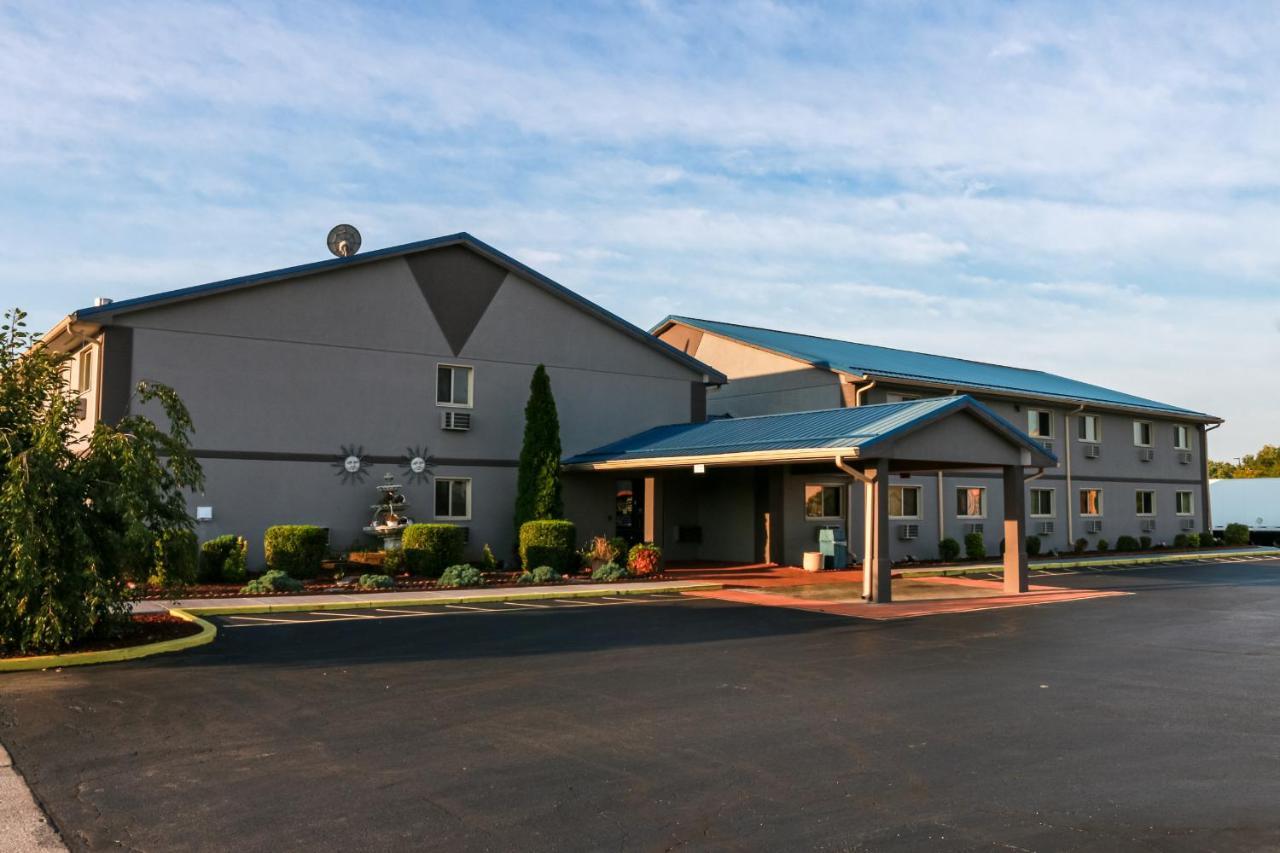 Super 8 By Wyndham Indianapolis Emerson Екстер'єр фото