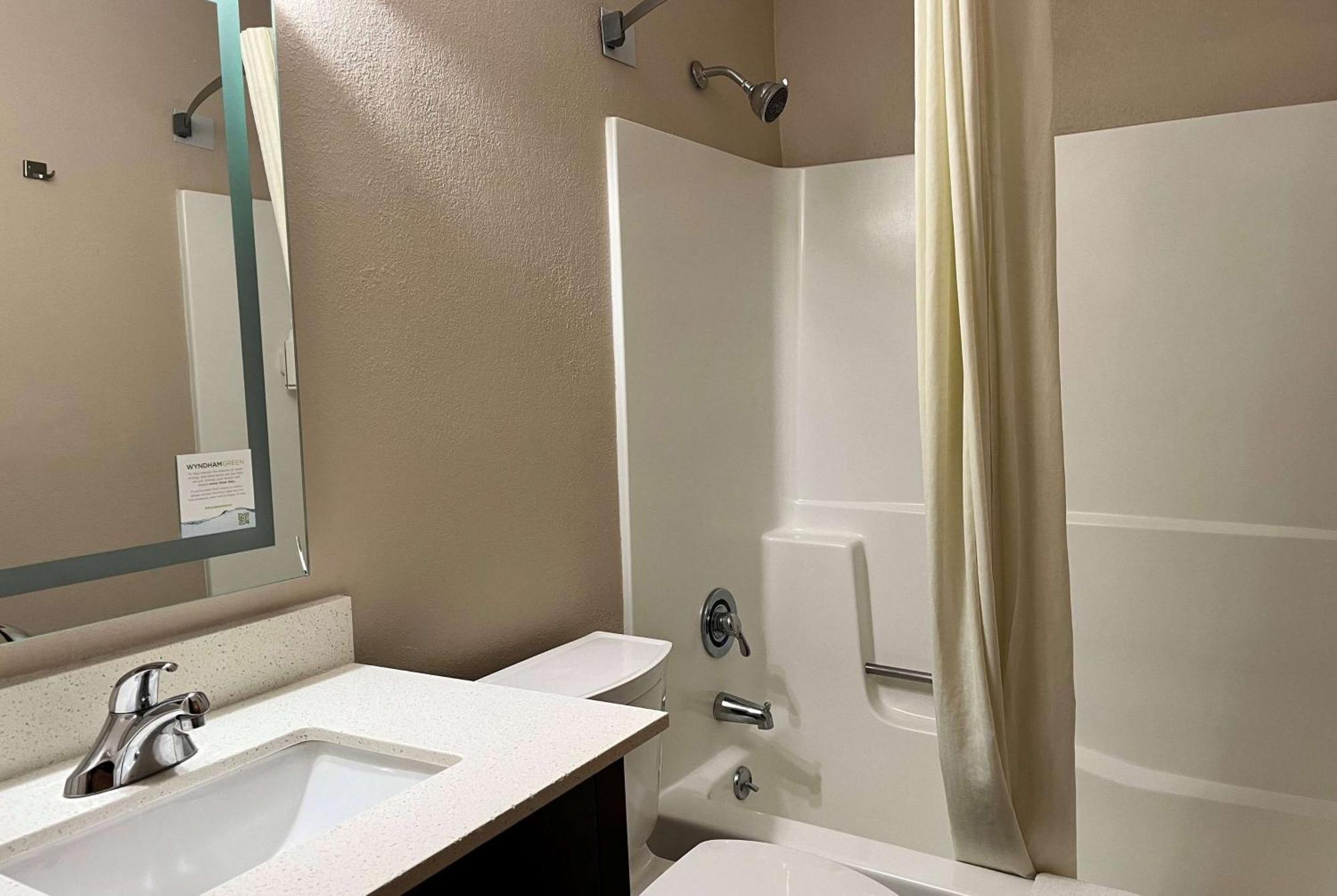 Super 8 By Wyndham Indianapolis Emerson Екстер'єр фото
