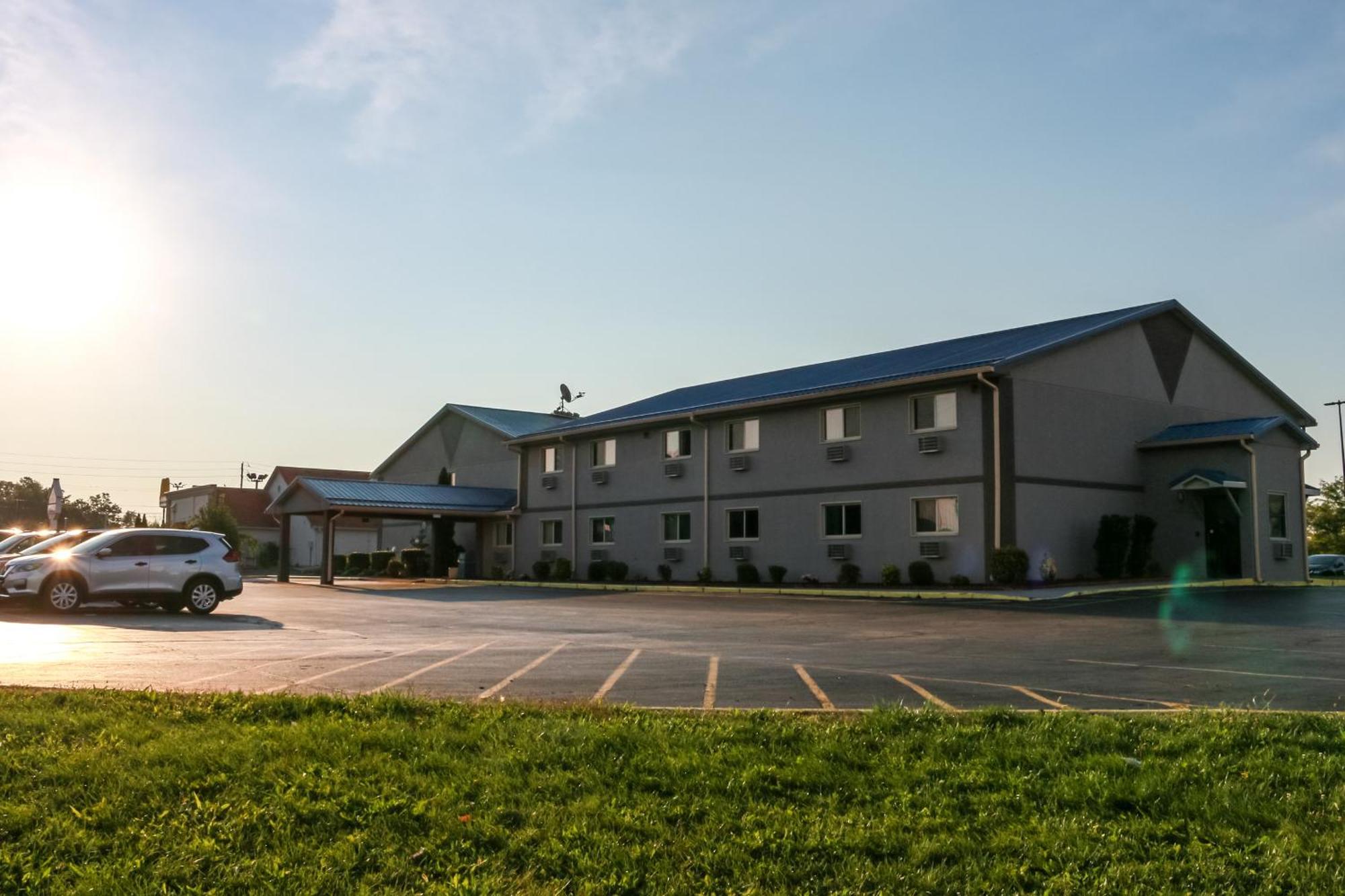 Super 8 By Wyndham Indianapolis Emerson Екстер'єр фото